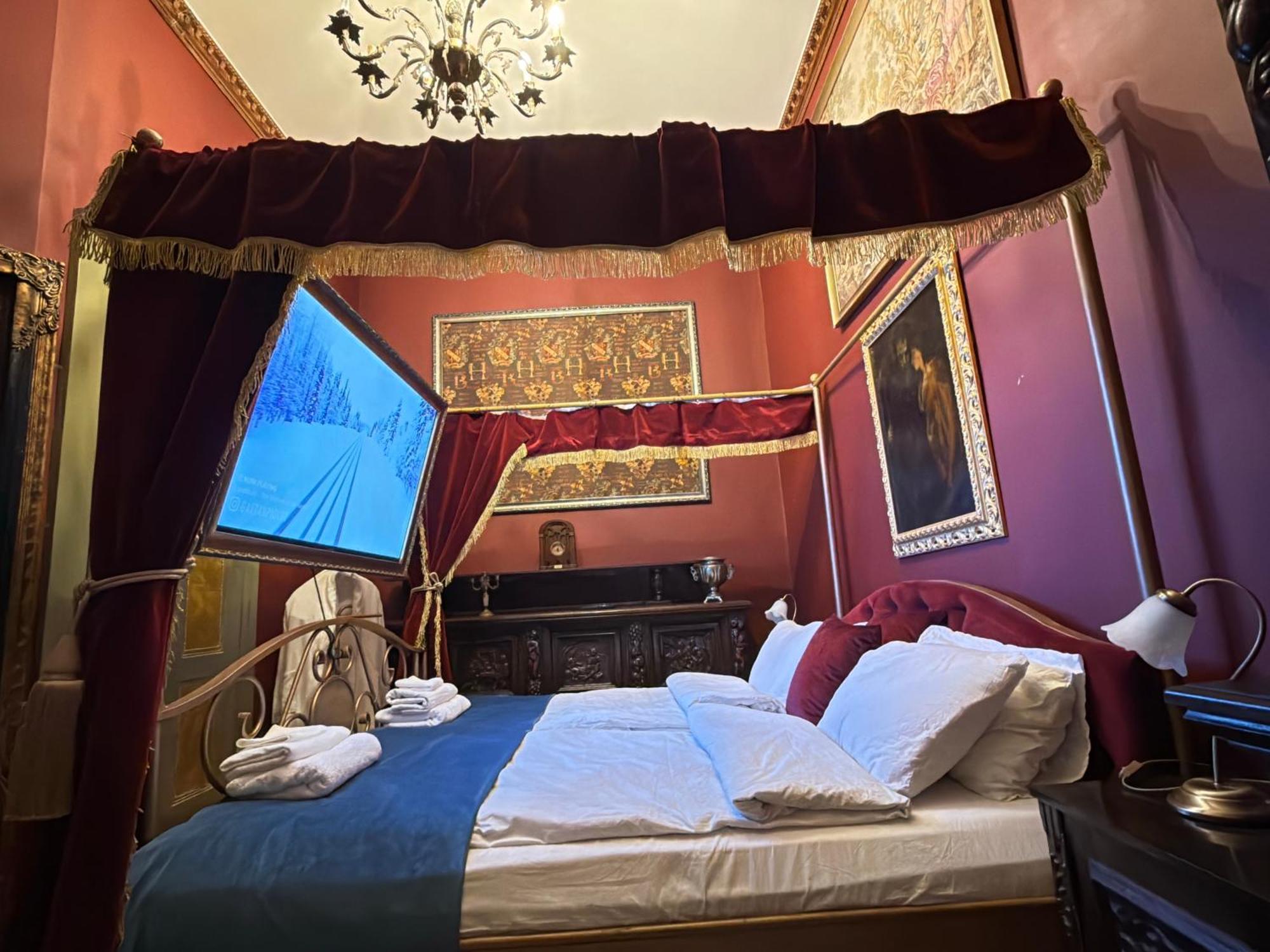 Luxury In The Old Center Of *