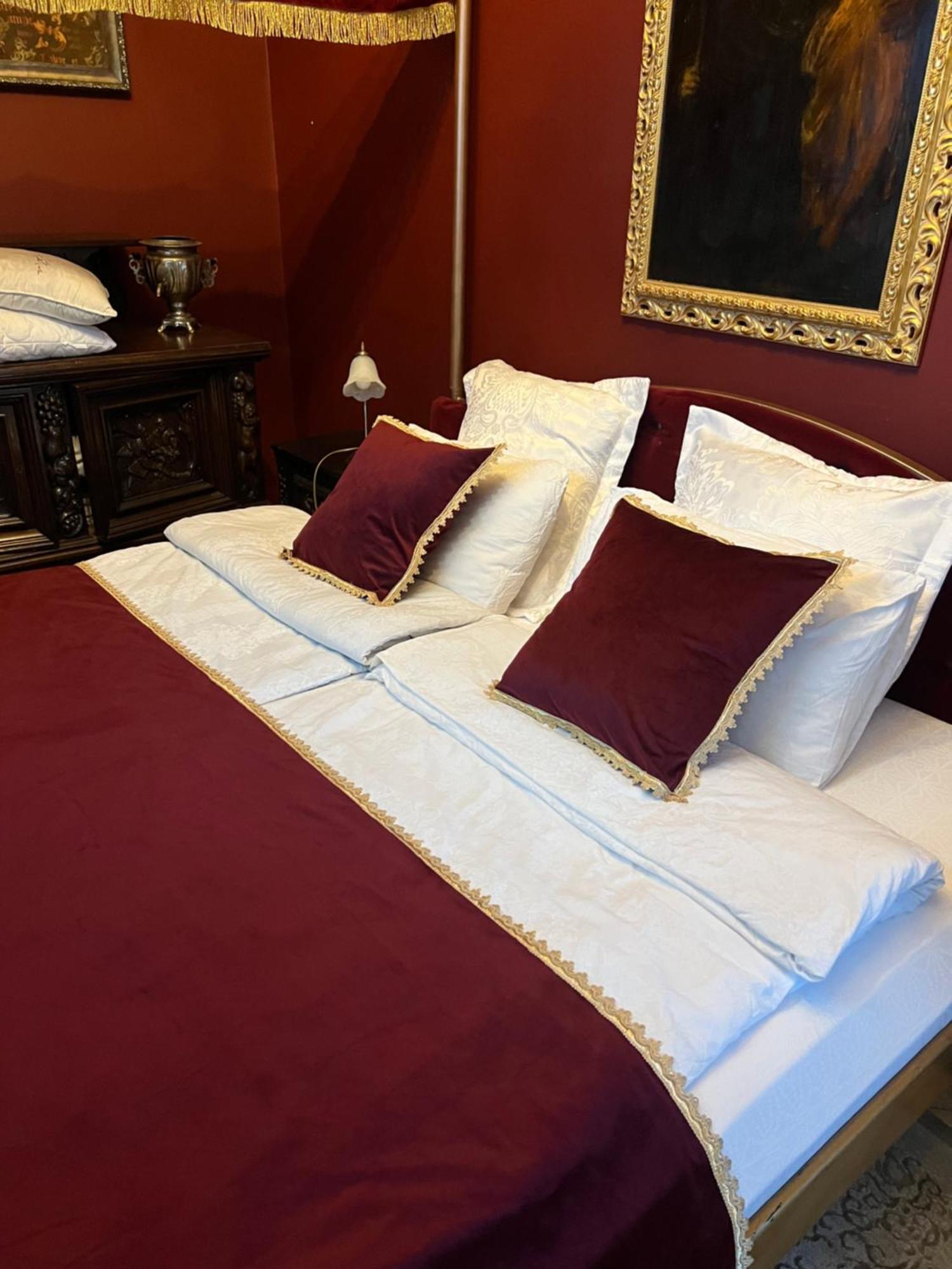 Luxury In The Old Center Of * Cluj-Napoca