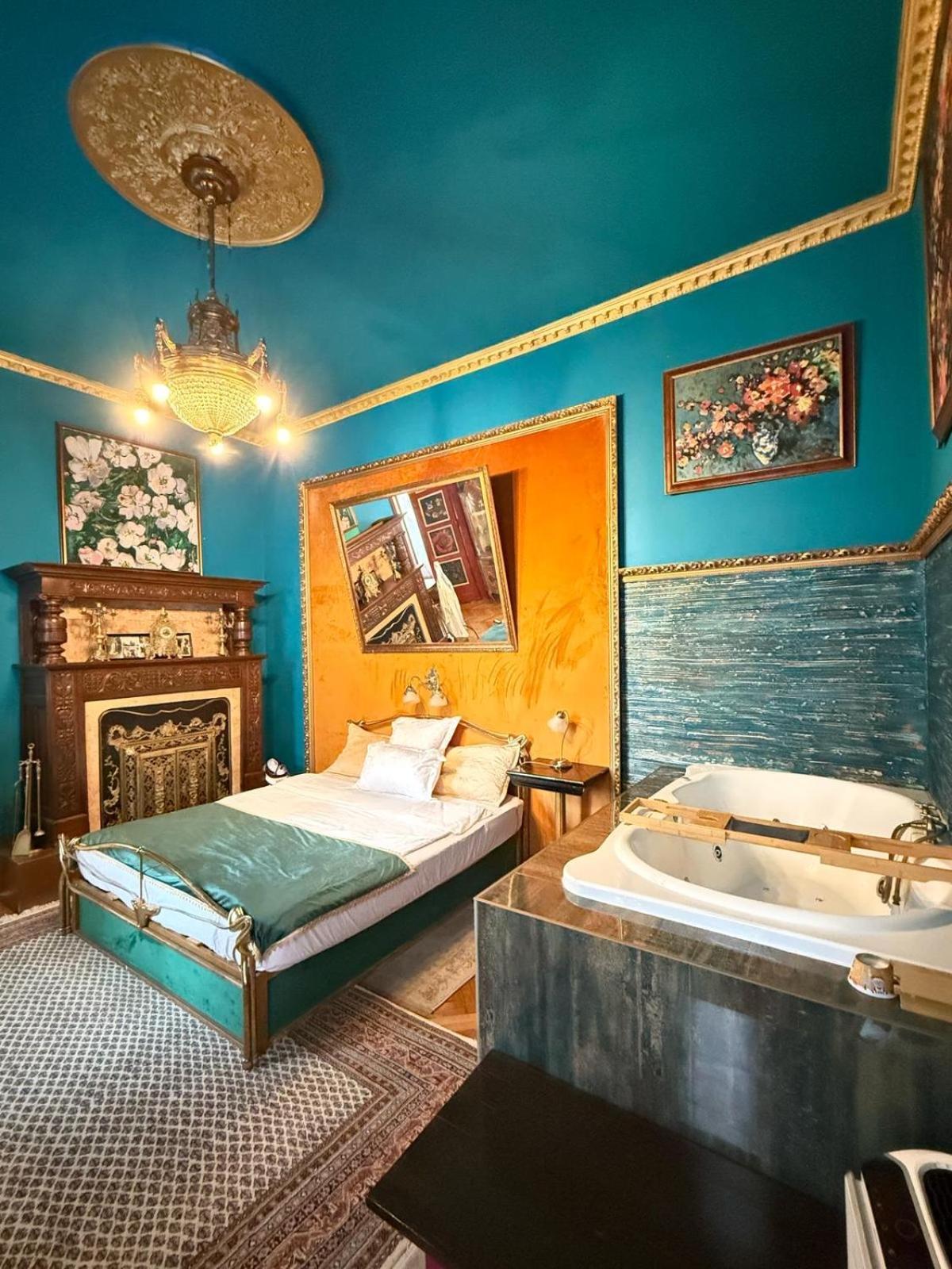 Luxury In The Old Center Of Apartment